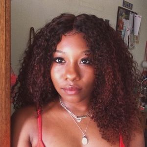 Meet your Posher, Jade